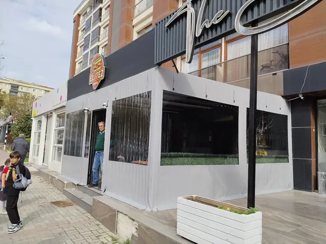 Restoran önü şeffaf branda kapama