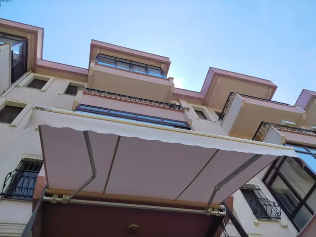Balkon üstünde tente uygulaması